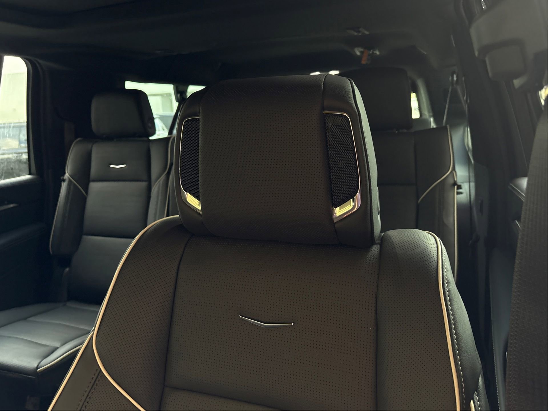 New 2026 Cadillac Escalade ESV Sport w/ LPO, ONYX Package image 31