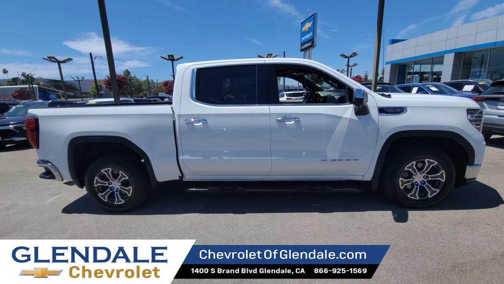 Certified 2025 GMC Sierra 1500 SLT RWD image 9