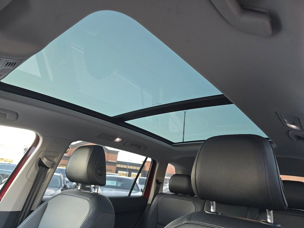 Used 2019 Volkswagen Tiguan SEL image 3