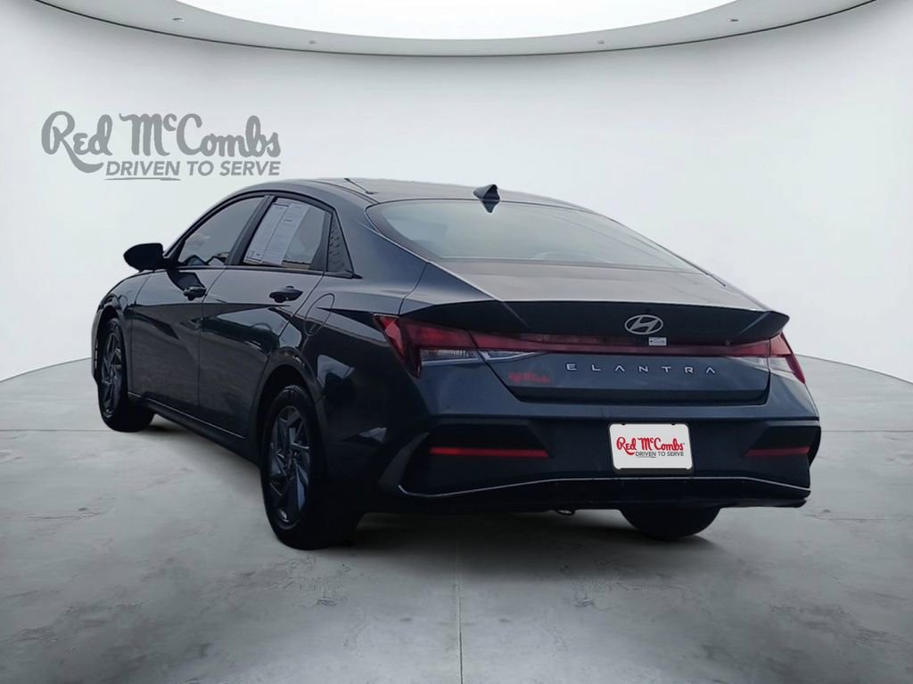 Used 2024 Hyundai Elantra SEL FWD image 3