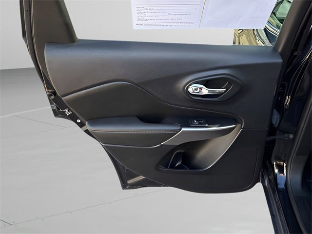 Used 2022 Jeep Cherokee Limited w/ Mopar Interior Package image 20