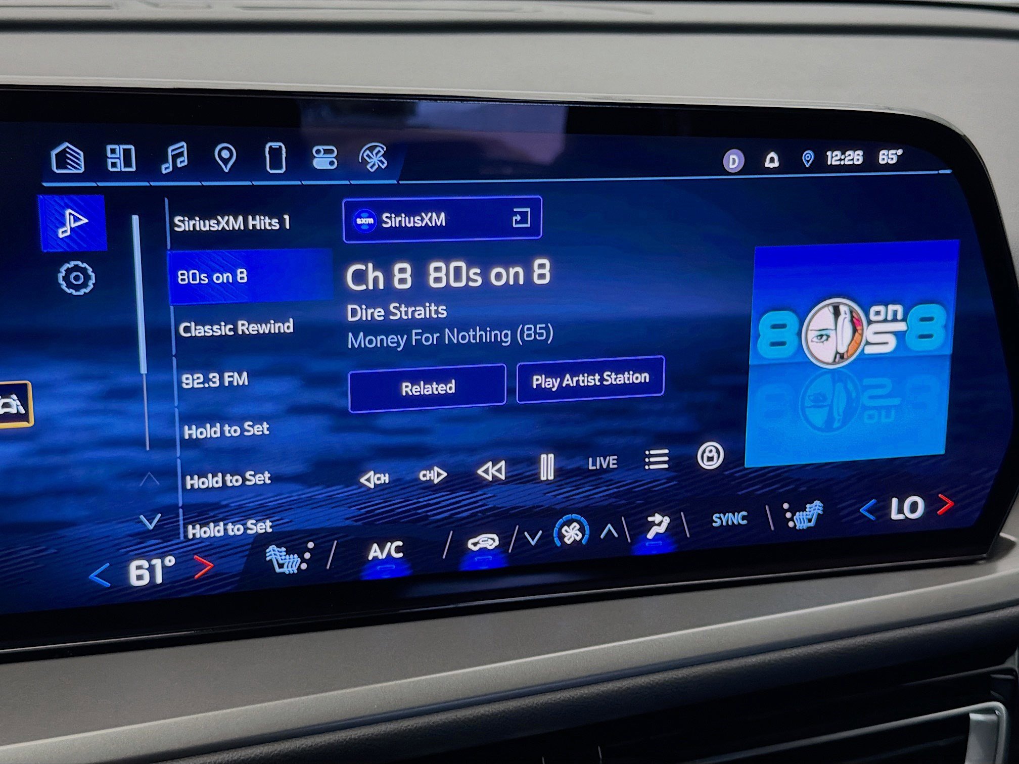 Used 2024 Chevrolet Traverse LT image 9