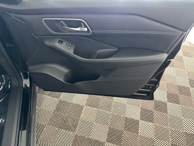 Certified 2025 Nissan Rogue Platinum w/ Platinum Premium Package AWD/4WD image 19