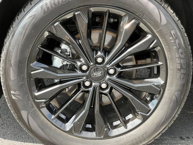 Certified 2024 Ford Escape ST-Line Elite w/ Premium Technology Package image 8
