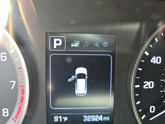Used 2018 Hyundai Tucson Sport w/ Cargo Package FWD image 13