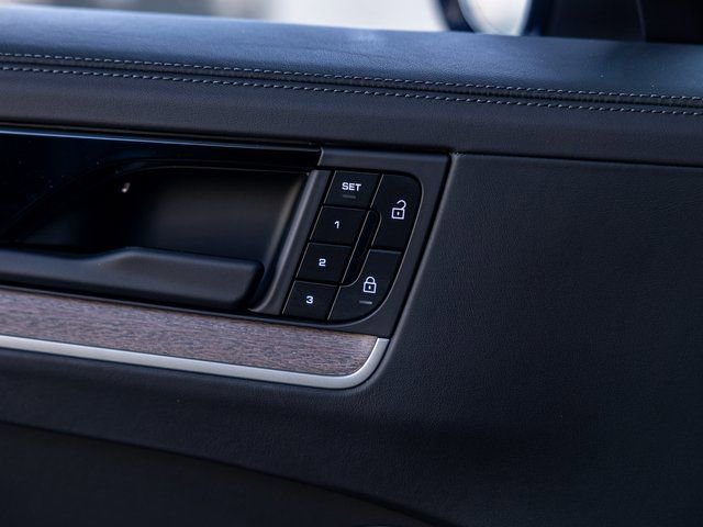 Certified 2025 Porsche Cayenne E-Hybrid image 42