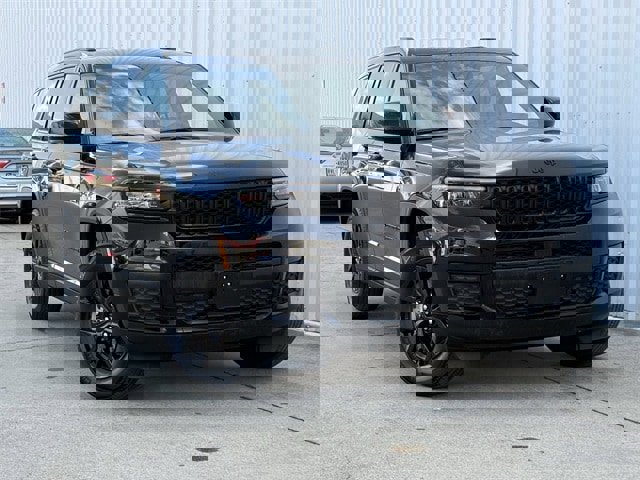 Used 2024 Jeep Grand Cherokee L Altitude image 2