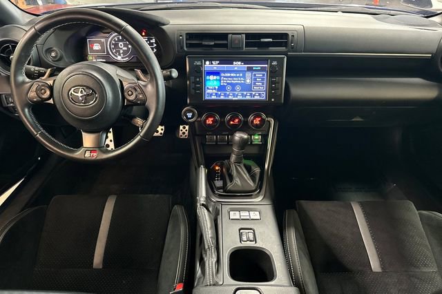 Used 2022 Toyota GR86 Premium w/ ALL Weather Mat Package (TMS) image 16