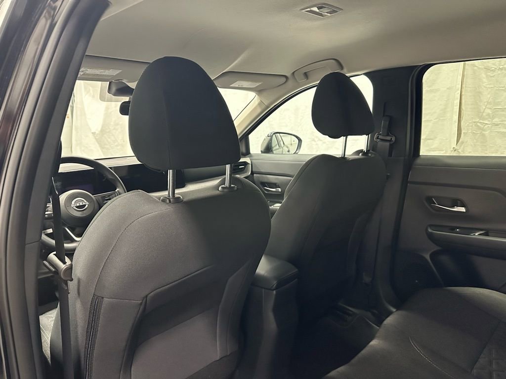 Used 2025 Nissan Kicks SV AWD/4WD image 41