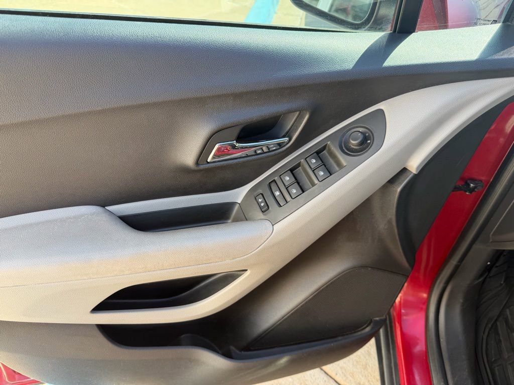 Used 2015 Chevrolet Trax LT w/ LT Plus Package image 13