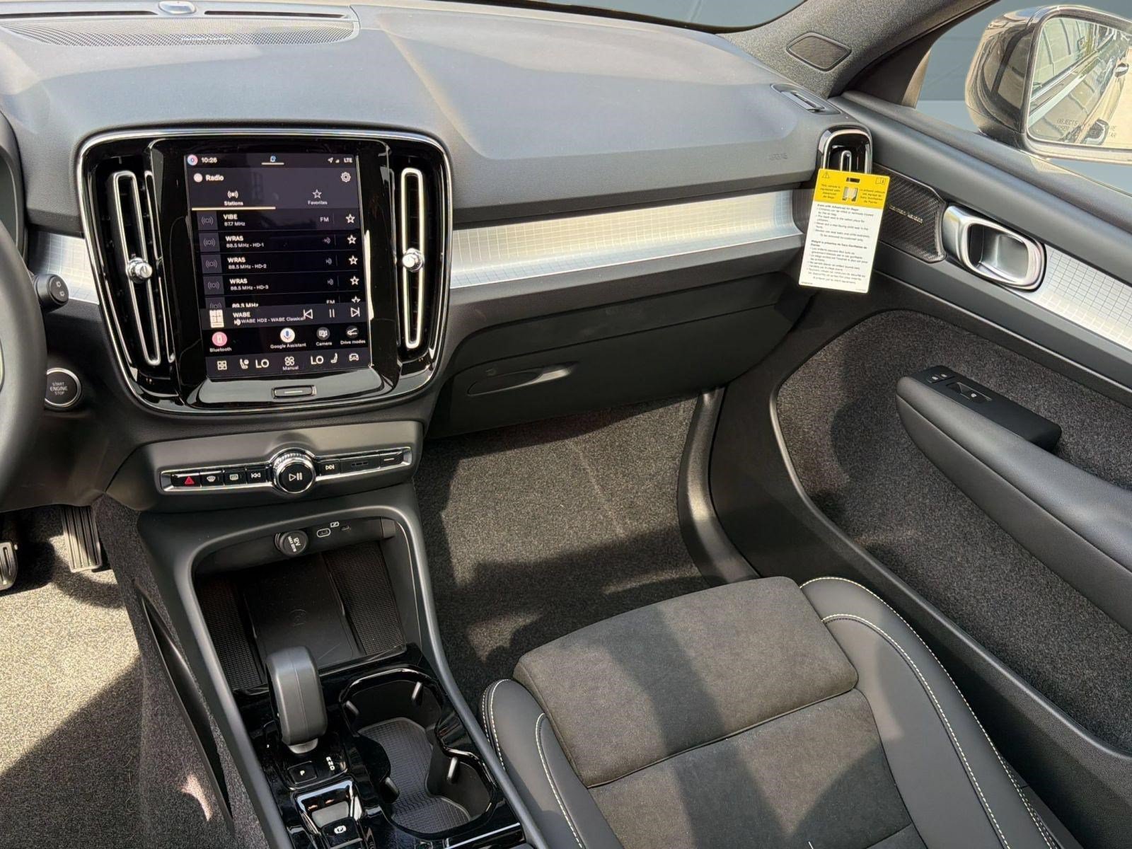 New 2026 Volvo XC40 B5 Ultra w/ Protection Package Premier AWD/4WD image 28