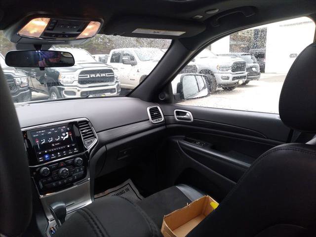 Certified 2021 Jeep Grand Cherokee Laredo X AWD/4WD image 3
