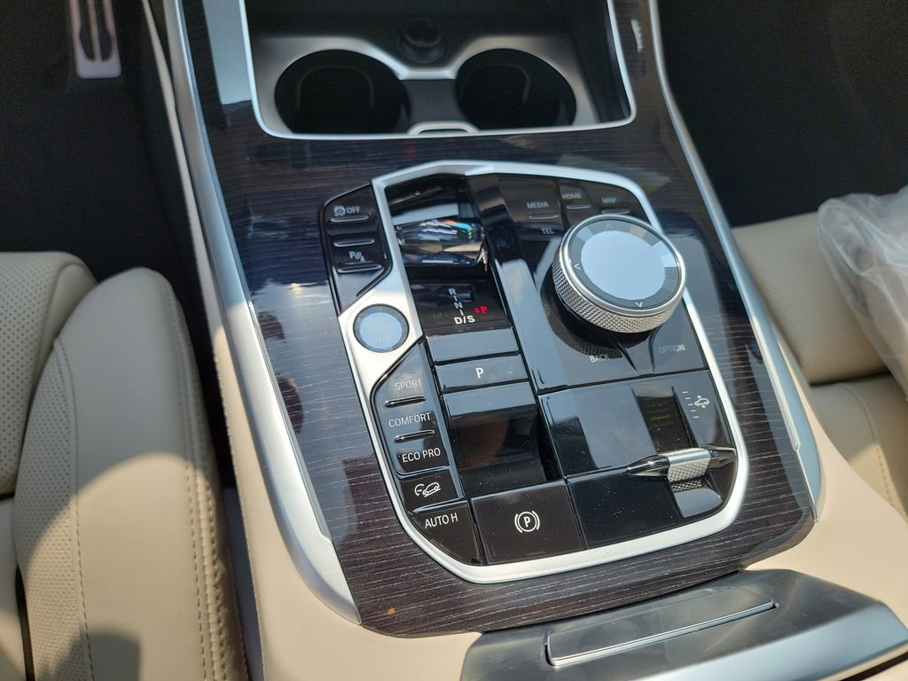New 2026 BMW X7 M60i image 17