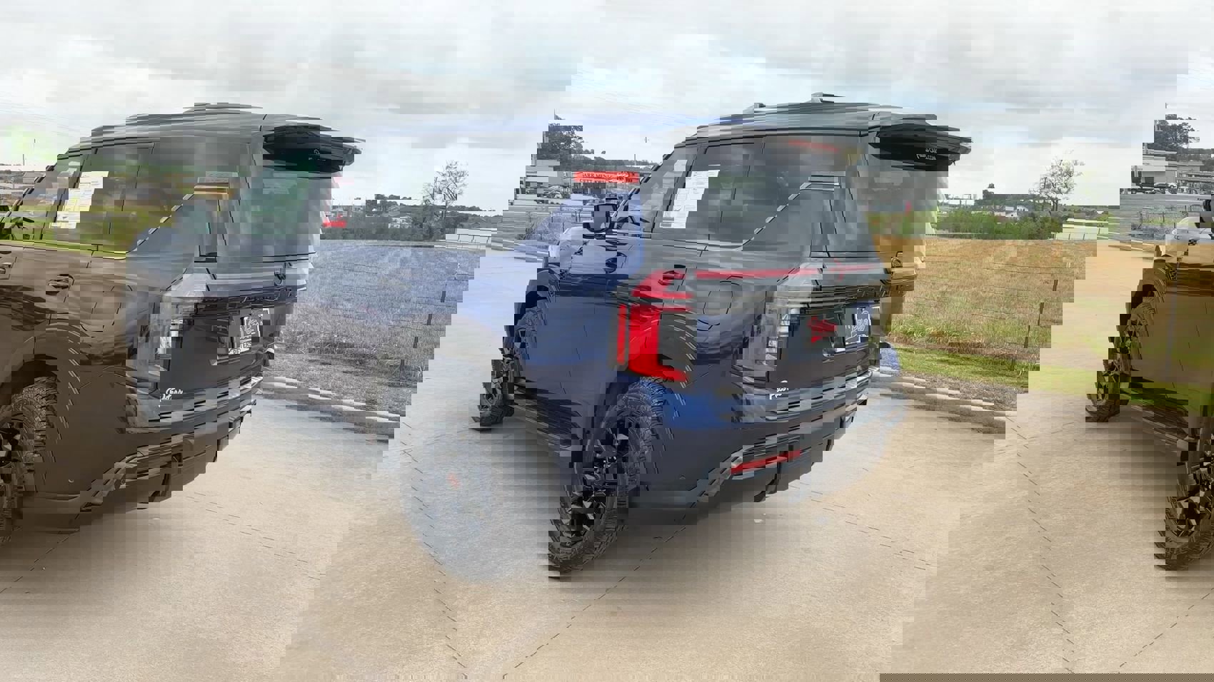 Used 2025 Nissan Armada PRO-4X image 7