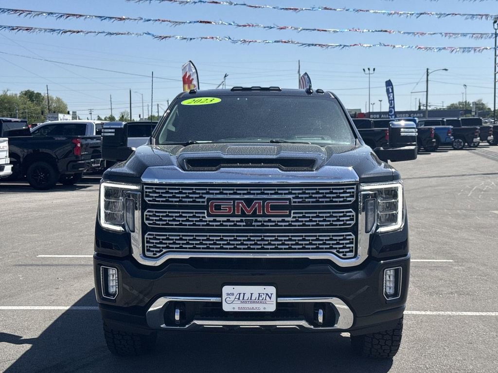 Used 2023 GMC Sierra 2500 Denali w/ Denali Black Diamond Edition AWD/4WD image 16