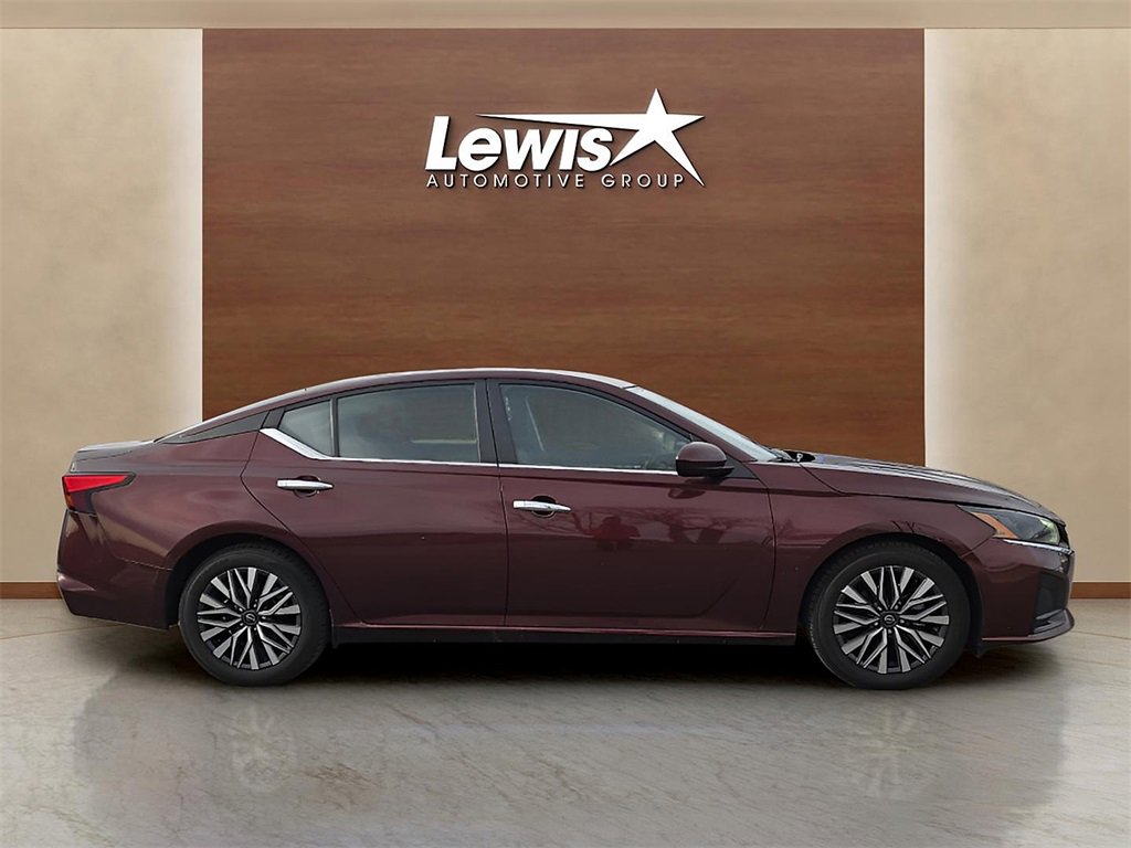 Used 2023 Nissan Altima 2.5 SV image 5