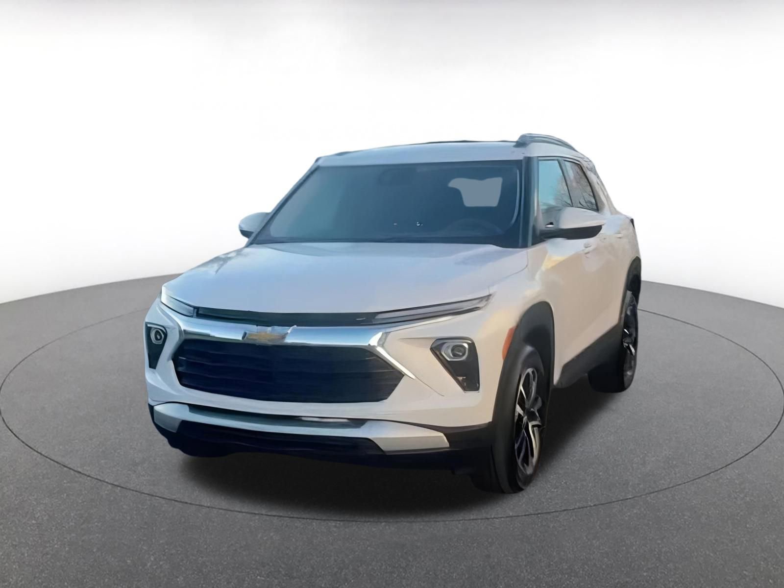 Used 2025 Chevrolet TrailBlazer LT image 4