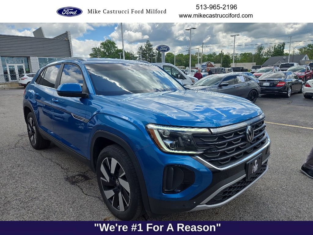 Used 2024 Volkswagen Atlas Cross Sport SE AWD/4WD image 2