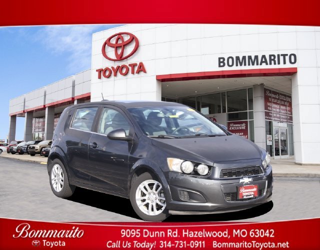 Used 2015 Chevrolet Sonic LT w/ Fun and Sun Package FWD image 1