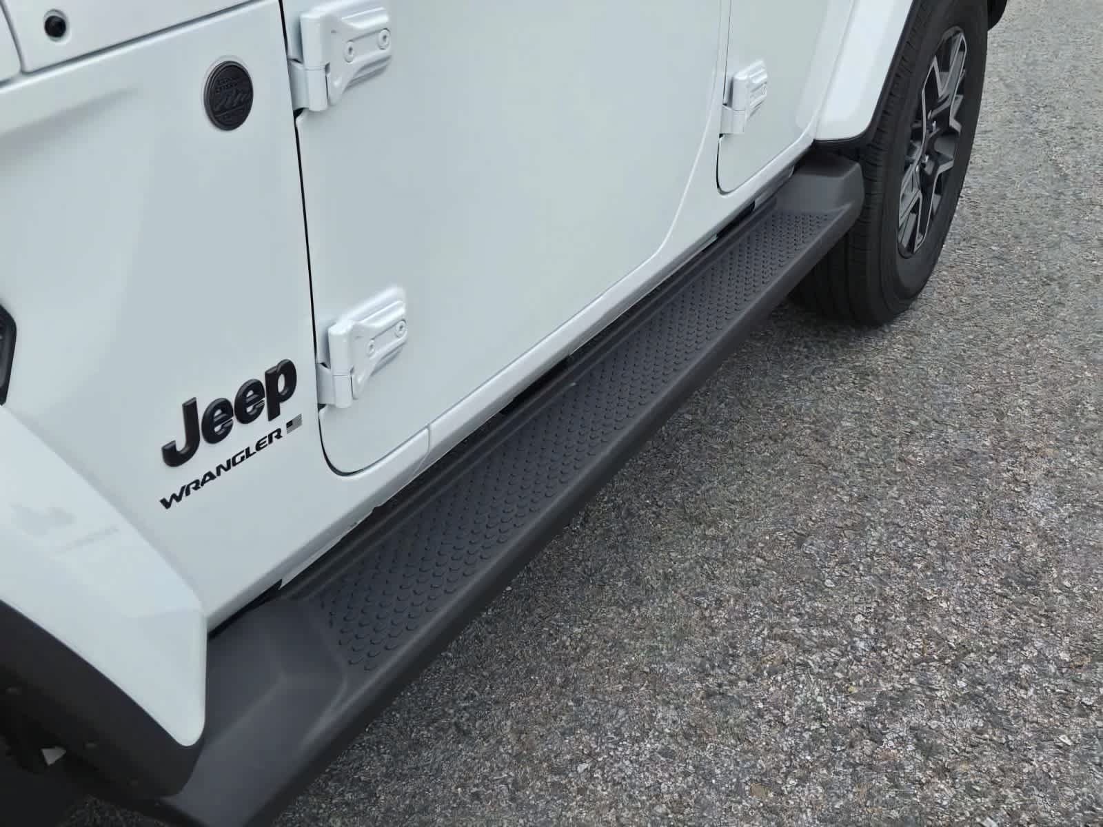 New 2027 Jeep Wrangler Unlimited Sahara AWD/4WD image 7