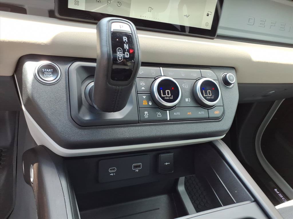 Used 2023 Land Rover Defender 110 X-Dynamic SE AWD/4WD image 19