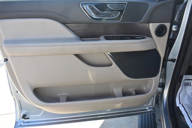 Used 2023 Lincoln Navigator L Reserve image 12