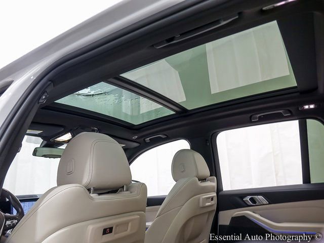 Used 2022 BMW X5 xDrive40i w/ Climate Comfort Package image 12