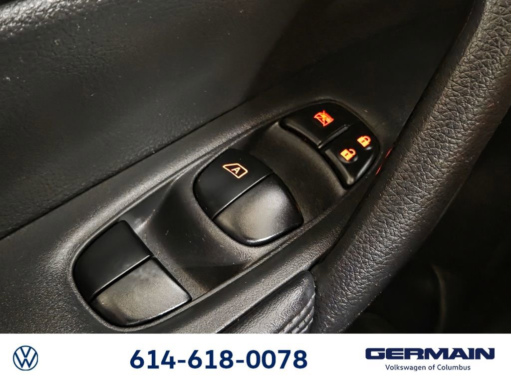 Used 2017 Nissan Rogue SV w/ SV Premium Package AWD/4WD image 31