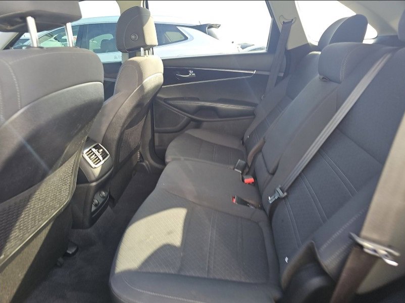 Used 2017 Kia Sorento LX image 24