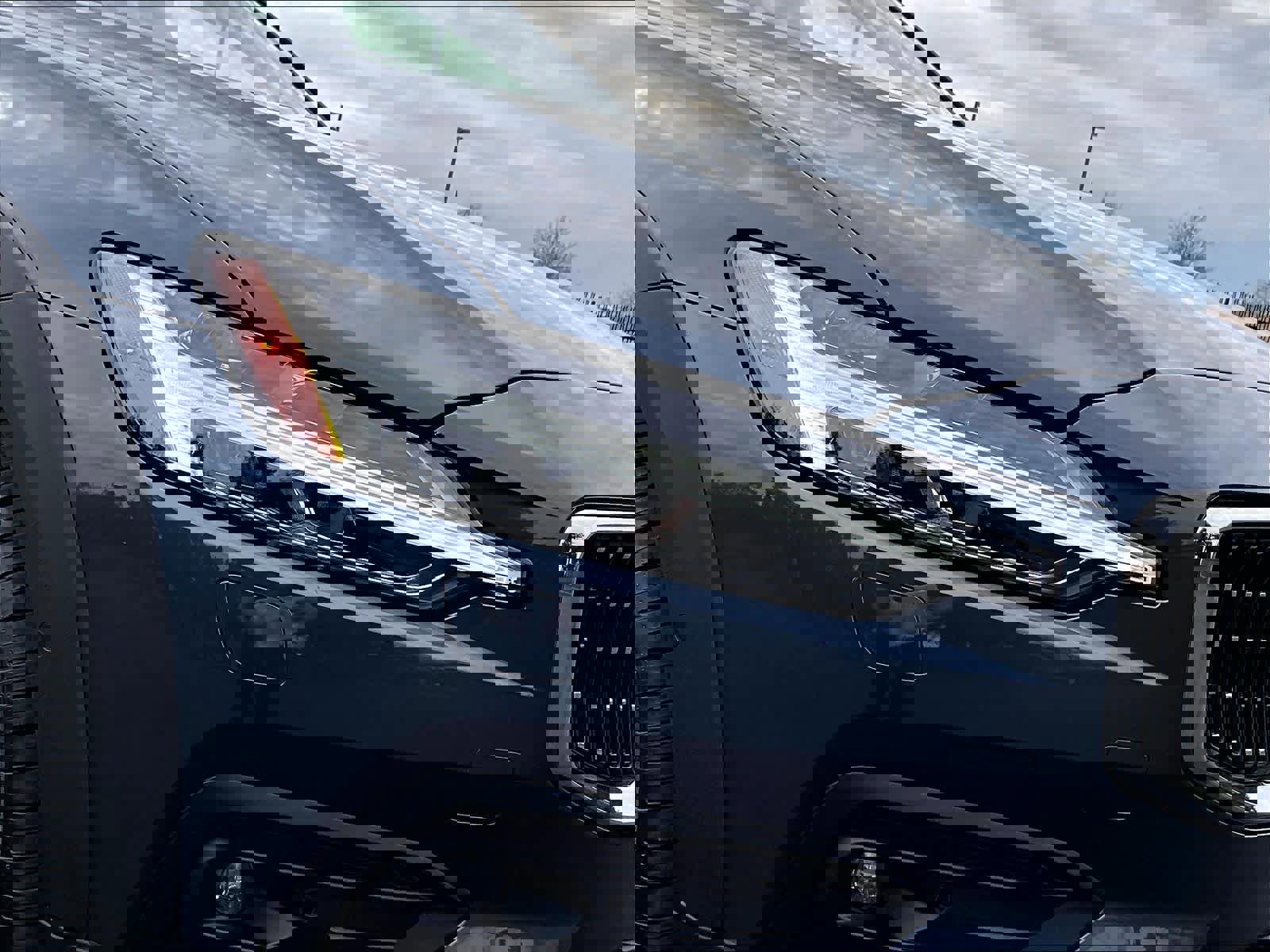 Used 2025 Volvo V60 B5 Cross Country Plus image 31