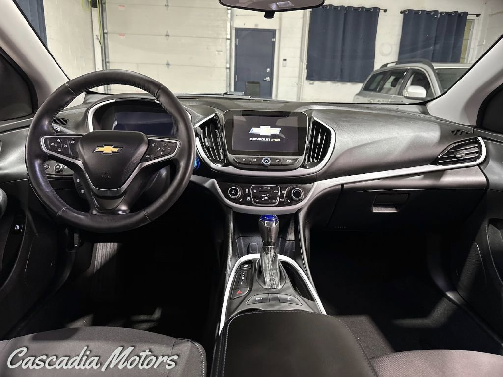 Used 2017 Chevrolet Volt LT w/ Comfort Package FWD image 17