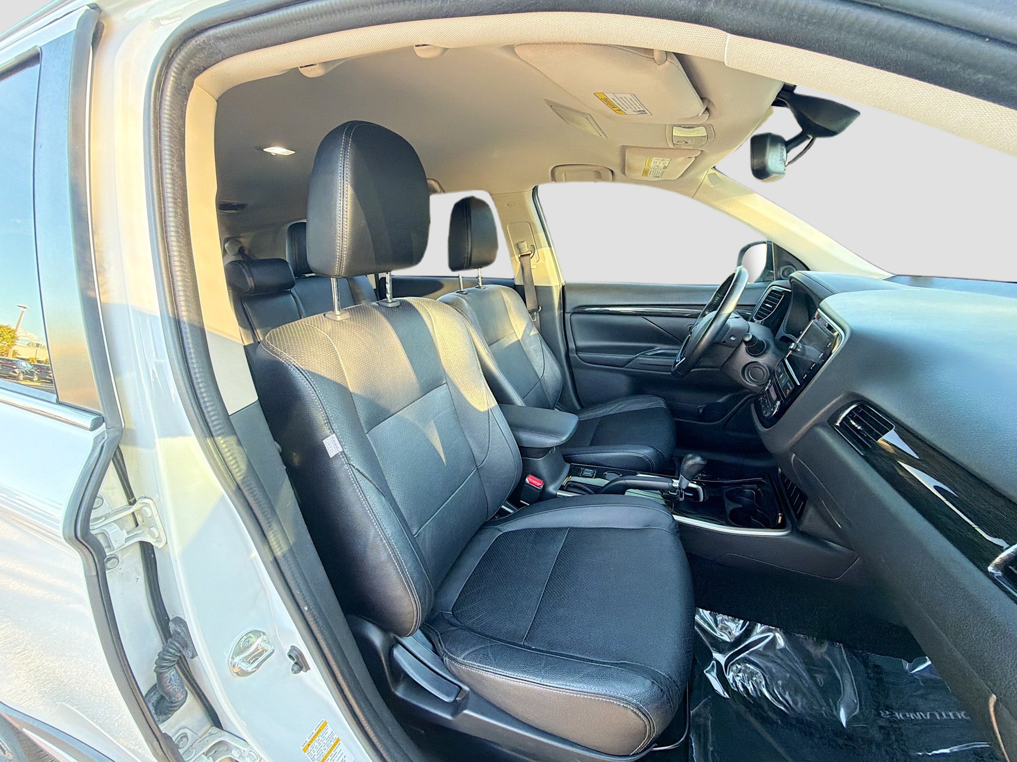 Used 2017 Mitsubishi Outlander SEL image 15