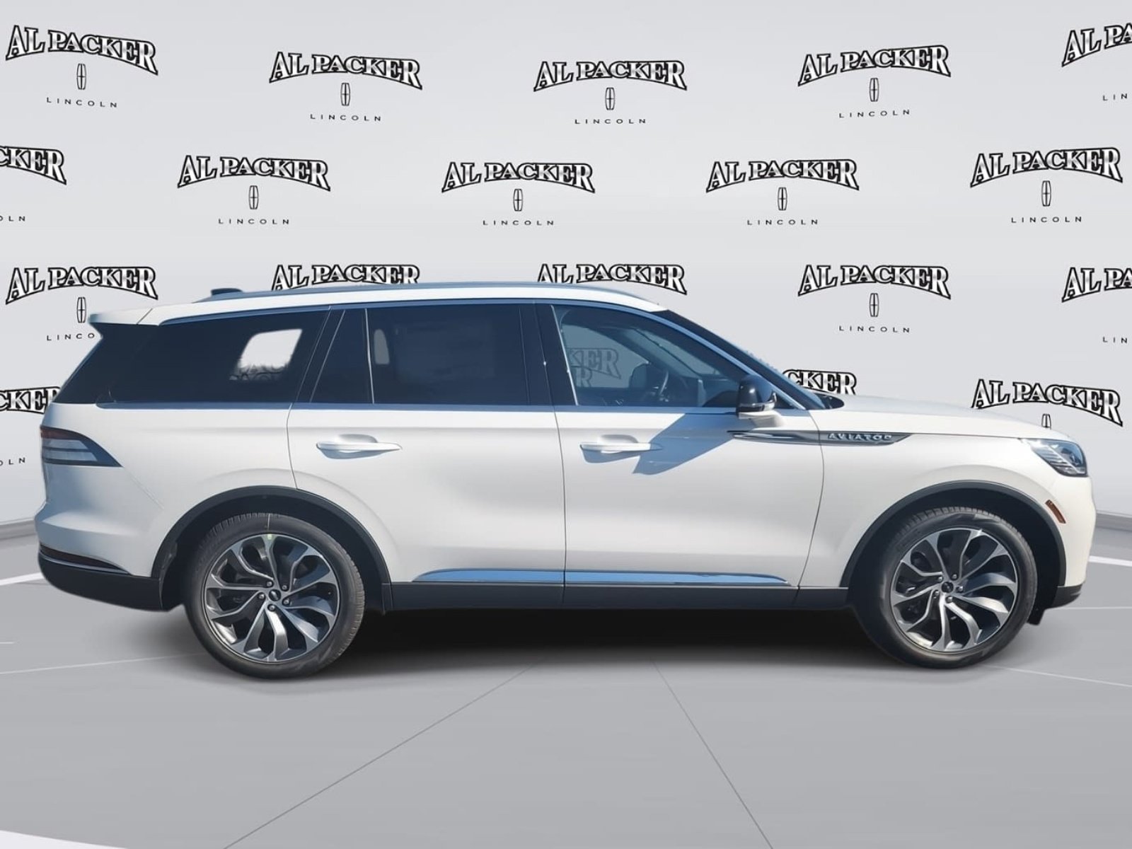 New 2026 Lincoln Aviator Reserve RWD image 6