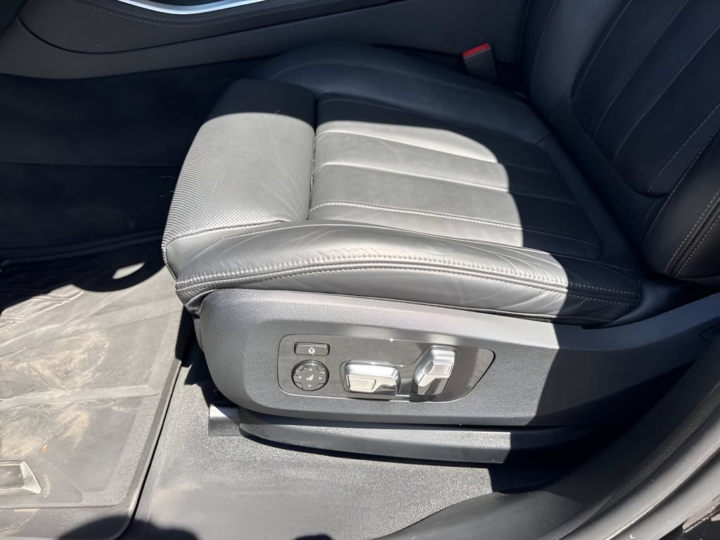 Used 2022 BMW X5 xDrive40i w/ M Sport Package AWD/4WD image 13