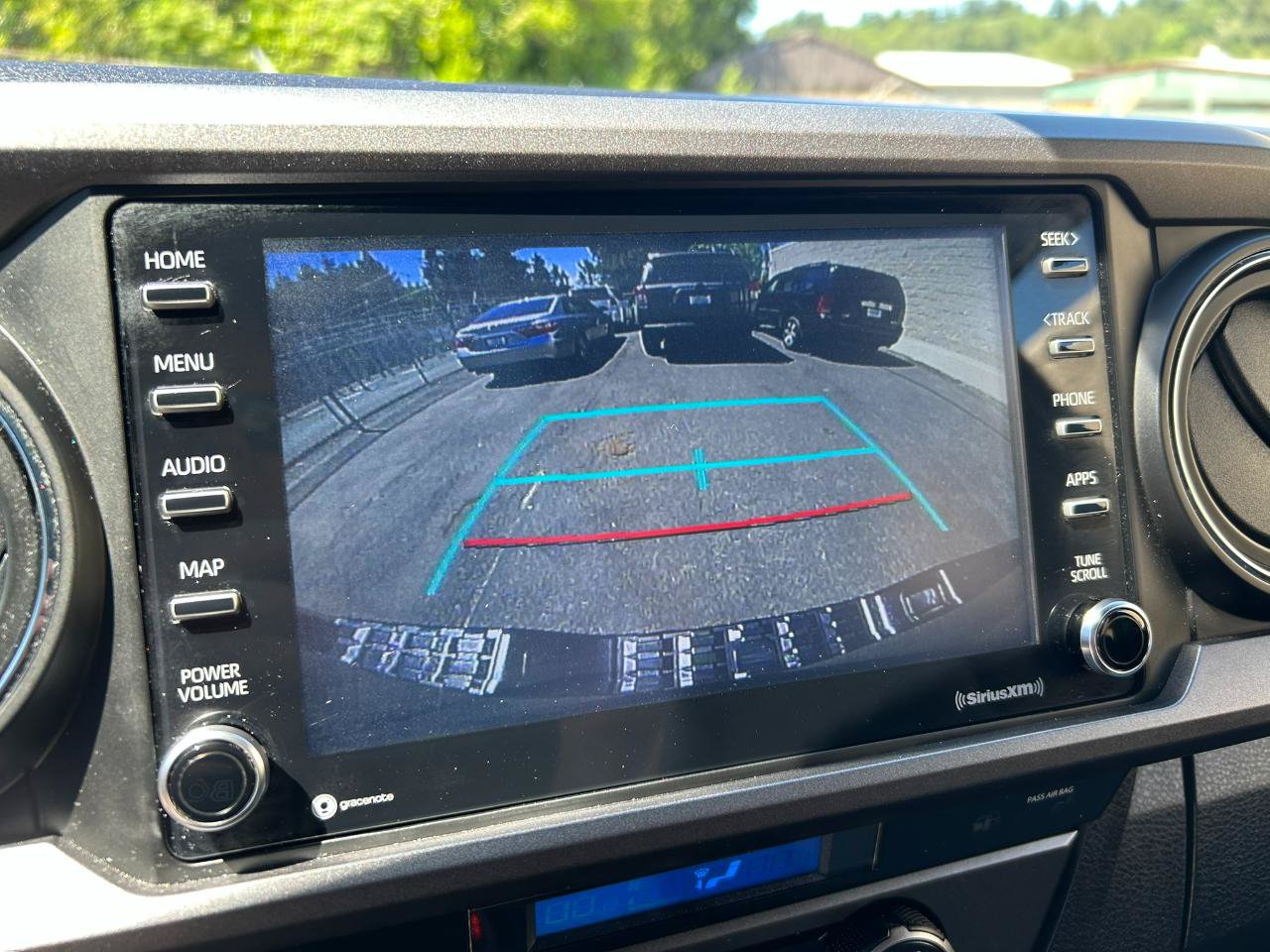 Used 2022 Toyota Tacoma TRD Off-Road AWD/4WD image 18