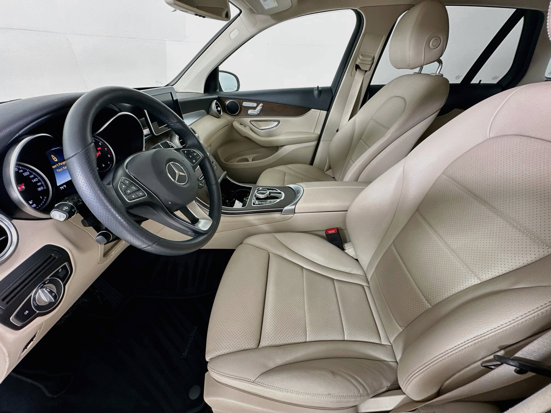 Used 2019 Mercedes-Benz GLC 300 image 22