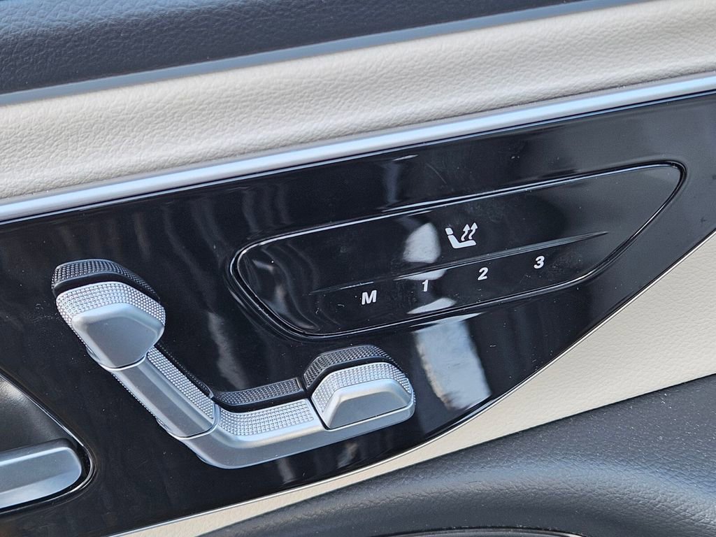 Used 2025 Mercedes-Benz E 350 4MATIC Sedan image 14