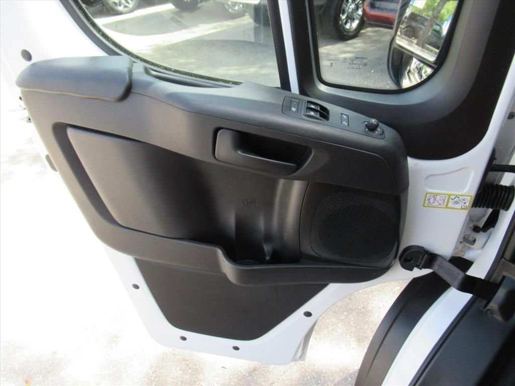 Used 2025 RAM ProMaster 2500 w/ Convenience Group FWD image 22