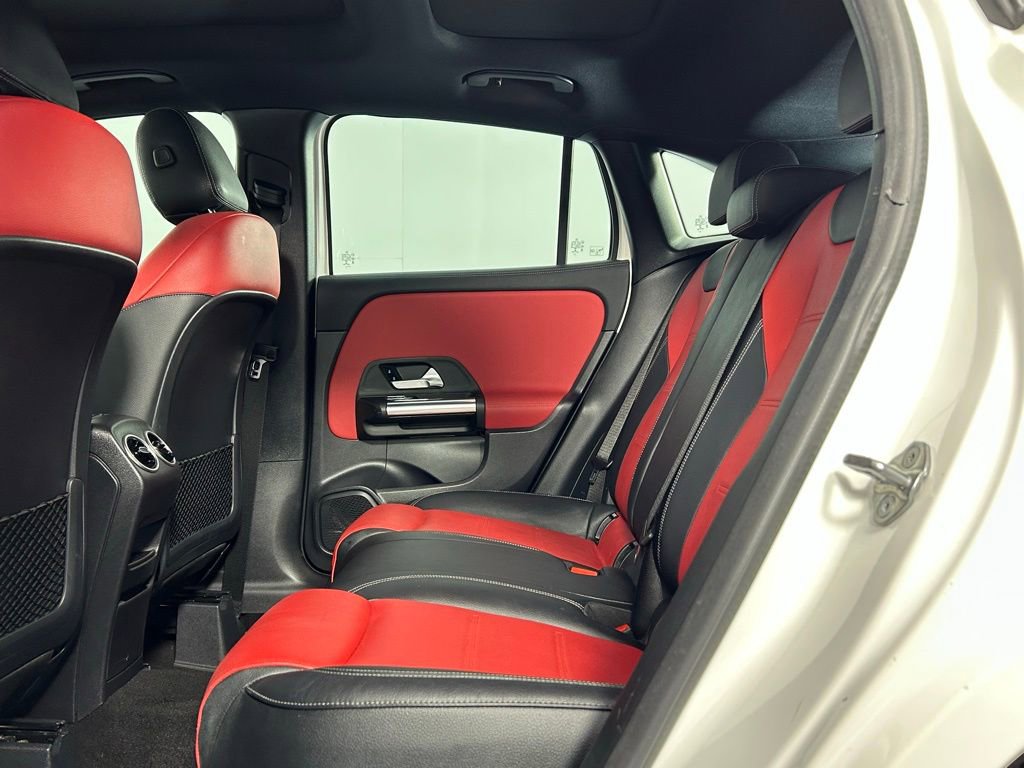 Used 2021 Mercedes-Benz GLA 35 AMG 4MATIC w/ Premium Package image 17