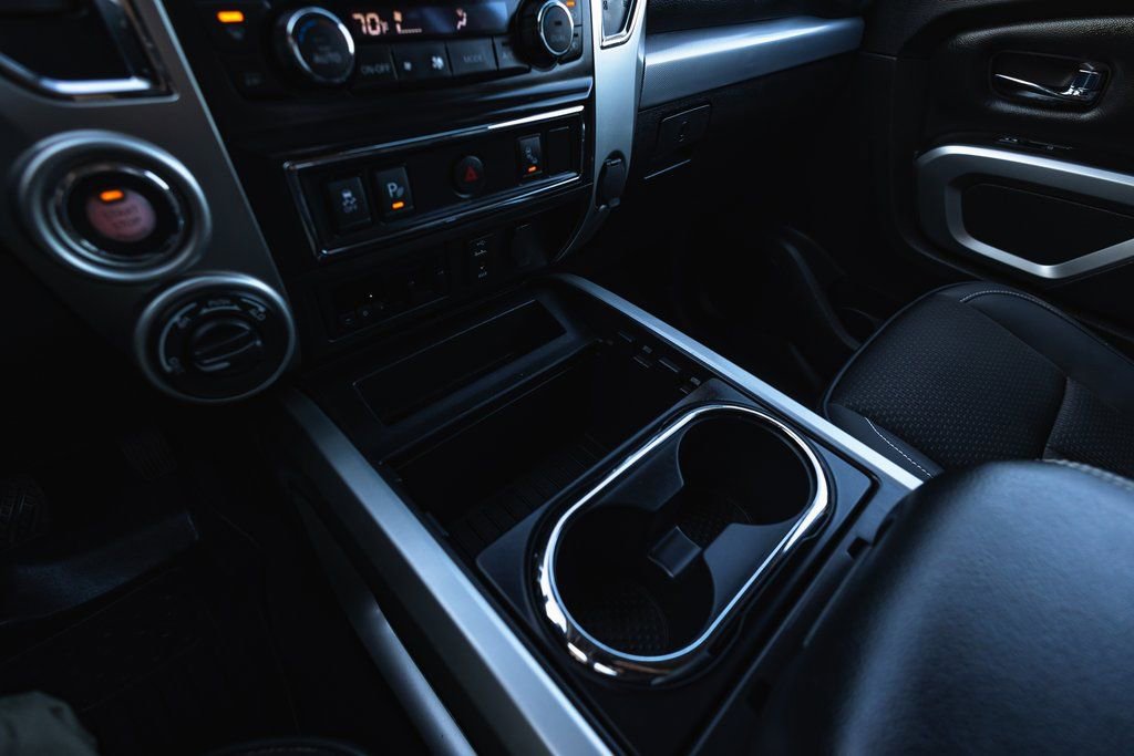 Used 2018 Nissan Titan PRO-4X image 24