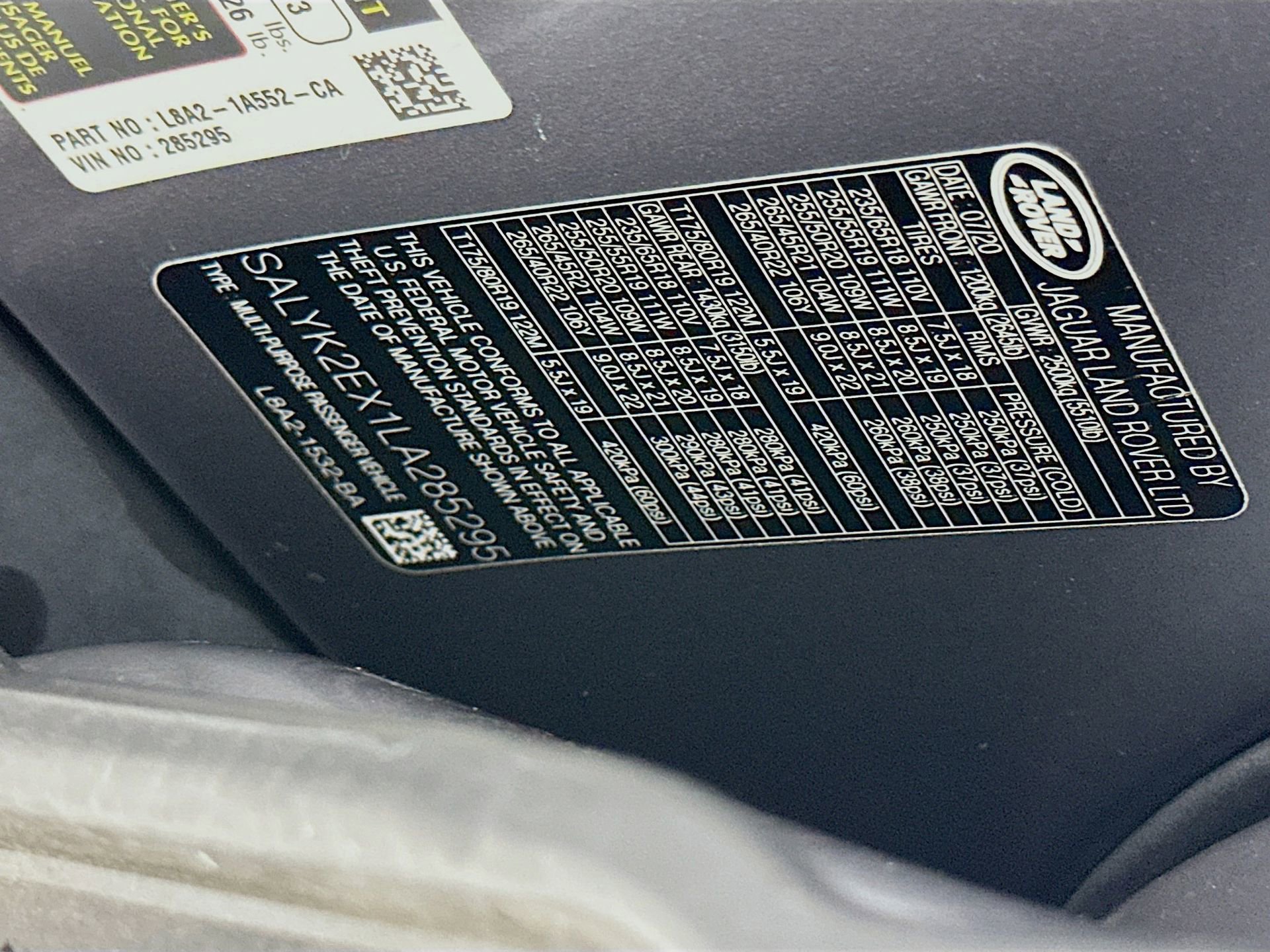 Used 2020 Land Rover Range Rover Velar R-Dynamic S image 34