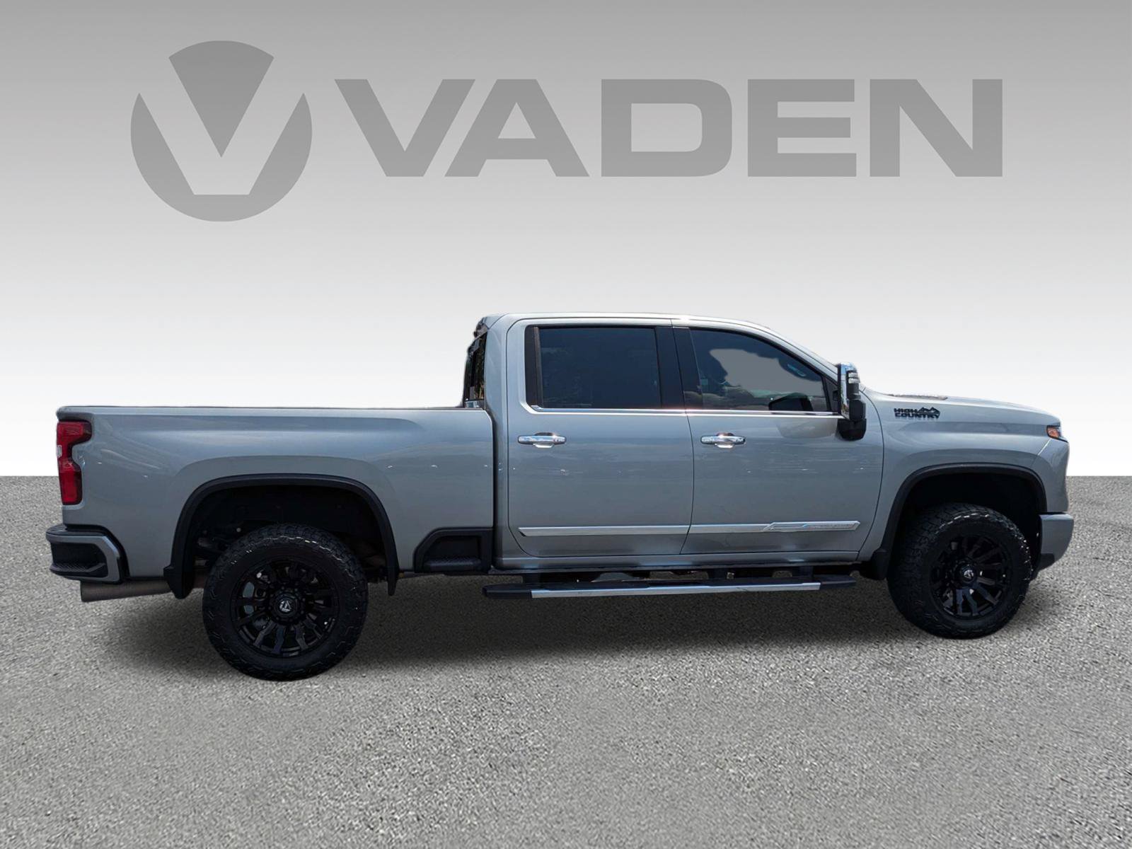 Certified 2024 Chevrolet Silverado 3500 High Country w/ High Country Premium Package AWD/4WD image 24
