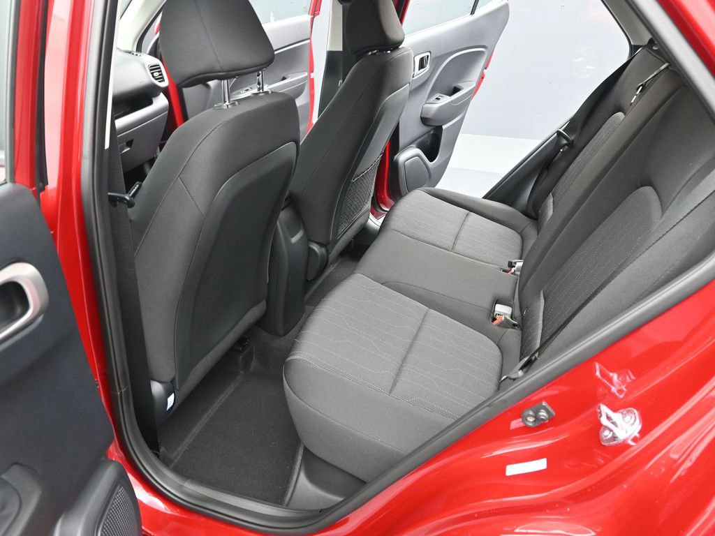 Certified 2025 Hyundai Venue SE image 14