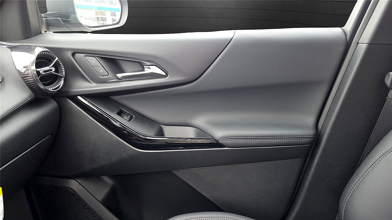 New 2026 Chevrolet Equinox LT w/ Convenience Package II AWD/4WD image 29