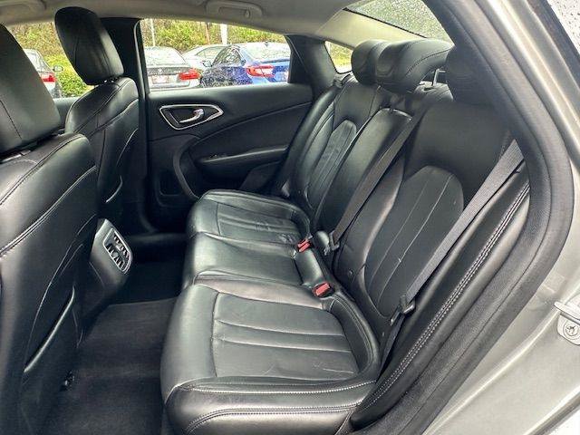Used 2016 Chrysler 200 Limited Platinum w/ Comfort & Convenience Group FWD image 14