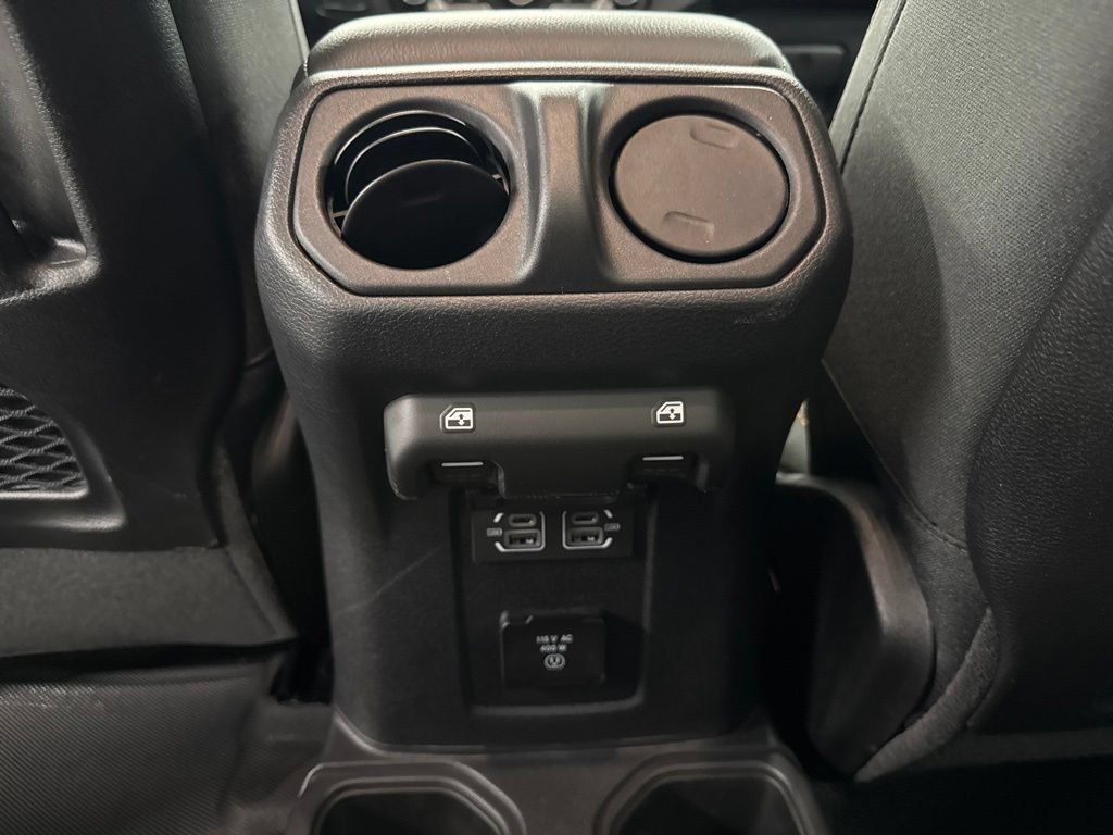 Used 2025 Jeep Gladiator Mojave w/ Convenience Group AWD/4WD image 18