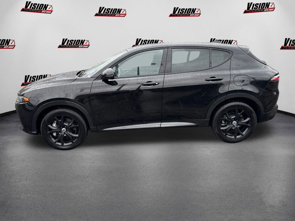 Used 2024 Dodge Hornet R/T Plus w/ Tech Pack Plus w/o Parking image 8