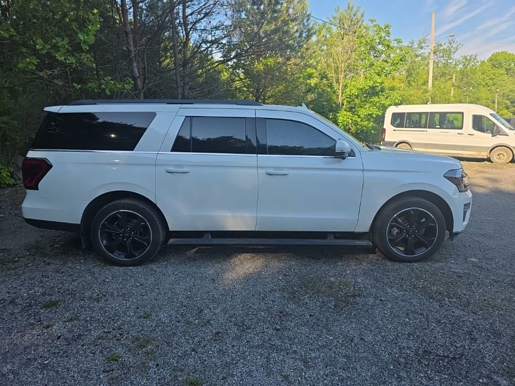 Used 2024 Ford Expedition Max Limited AWD/4WD image 2