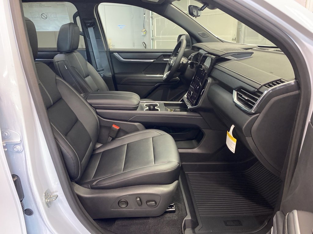 New 2026 GMC Acadia Elevation w/ Black Edition image 16