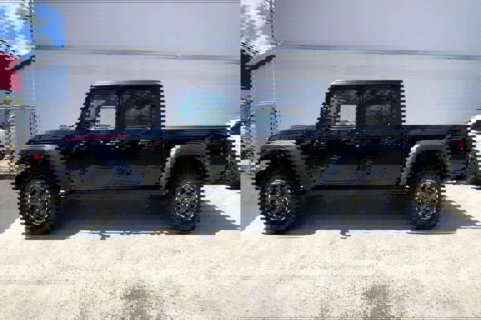 Used 2021 Jeep Gladiator Rubicon AWD/4WD image 4